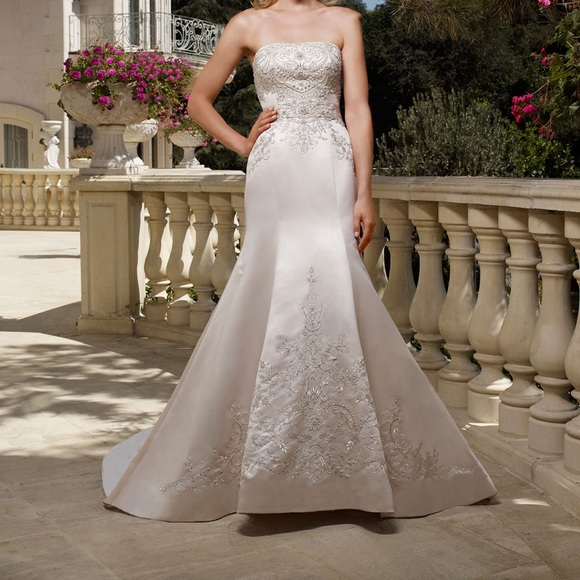Casablanca wedding dress - Picture 3 of 4